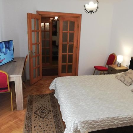 Hotel Casa Bucur à Tîrgu Ocna Extérieur photo